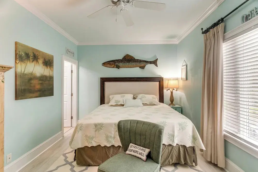 St Simons Island Townhome w/ Balcony + Ocean View!