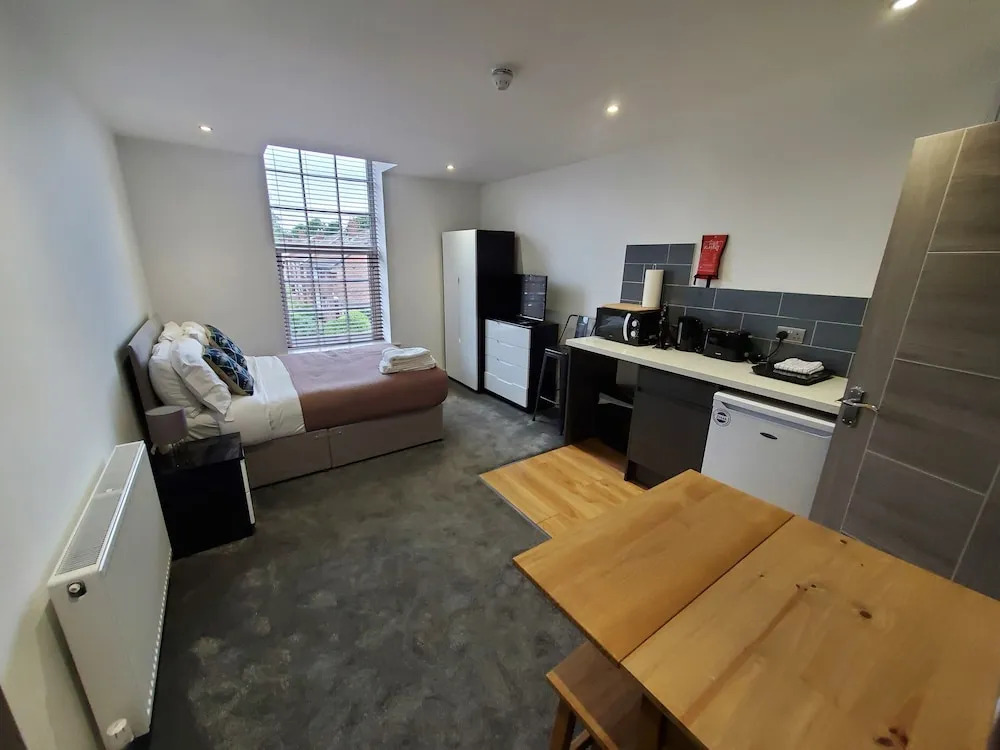 The Ashcroft Studios & Apartments with Free Parking