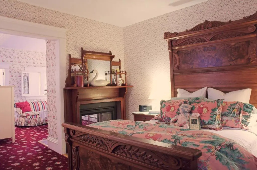 White Lace Inn
