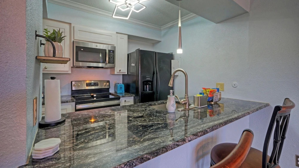 Seaside Haven by Avantstay Beautiful Condo + Communal Pool + Near North Padre Island and Whitecap Beach