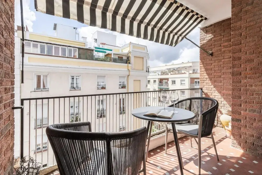 Alonso - 3 Bedrooms With Terrace in Rios Rosas