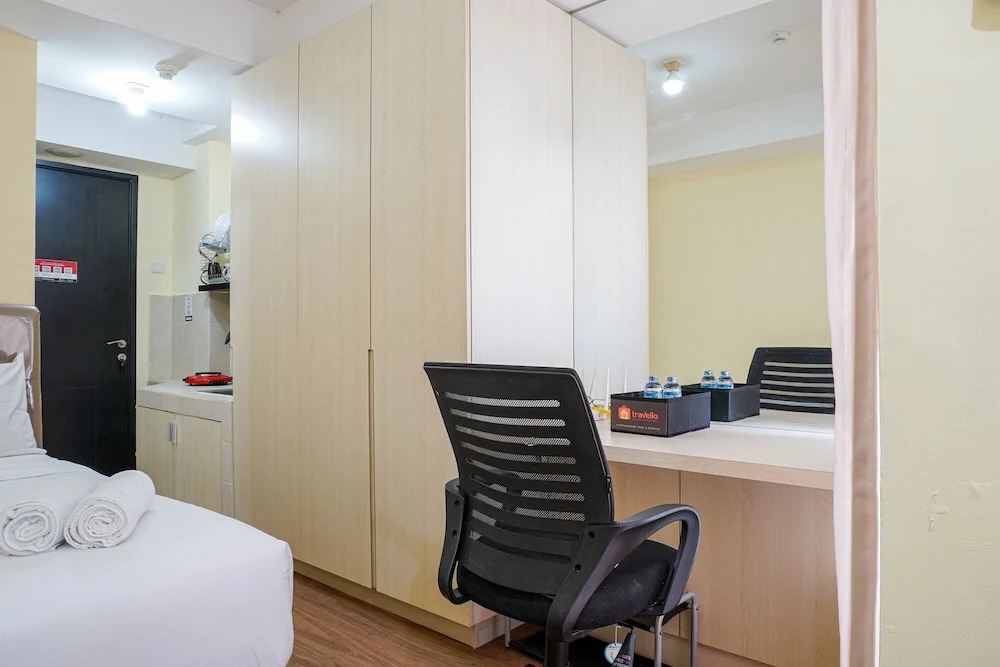Nice and Elegant Studio at Belmont Residence Puri Apartment By Travelio