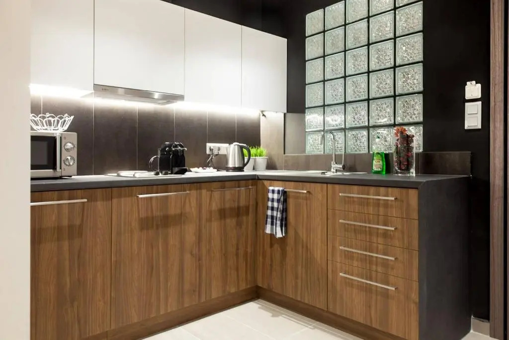 TONI'S Charming Apartment 2BD, close Thisseo Metro