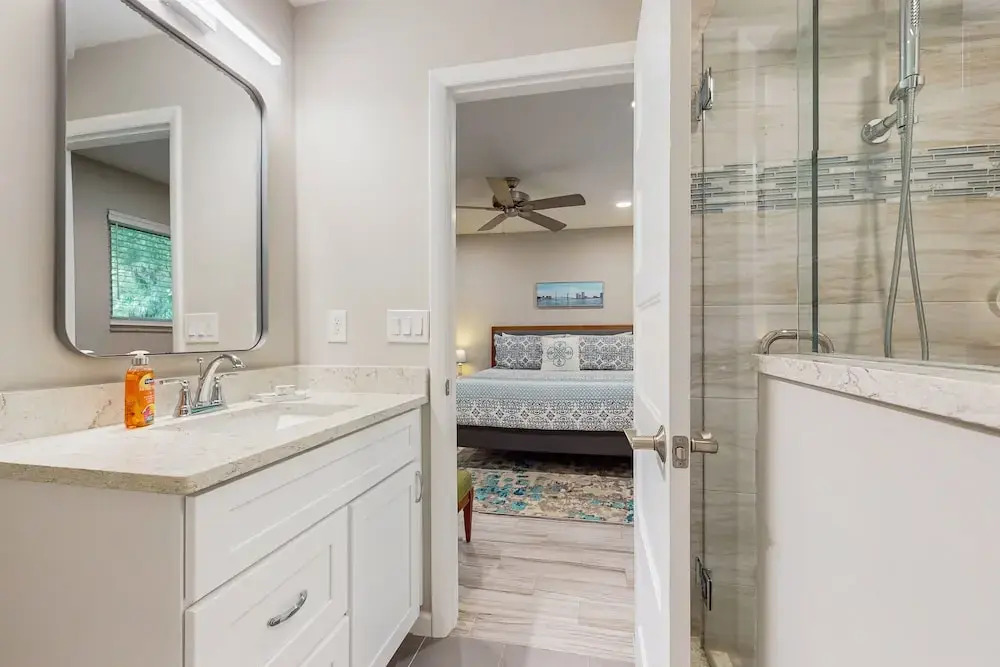 Updated House With Enclosed Yard, Patio, Central AC, & Washer/dryer