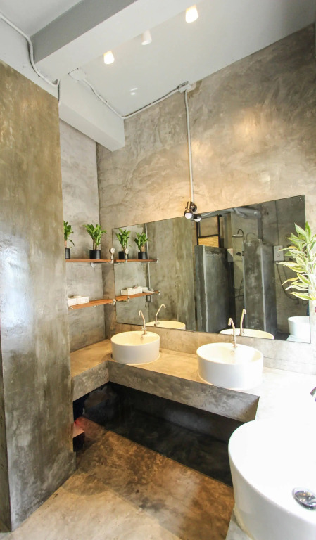 ThongLor Travellers Hostel and Cafe