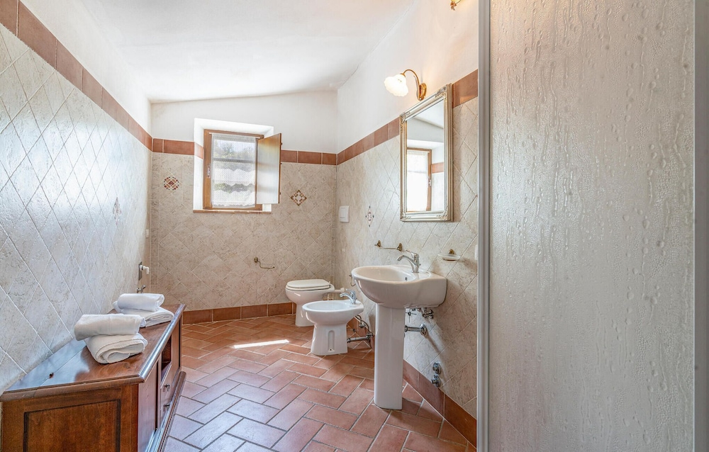 Stunning Apartment in Radicondoli With Outdoor Swimming Pool, Wifi and 2 Bedrooms