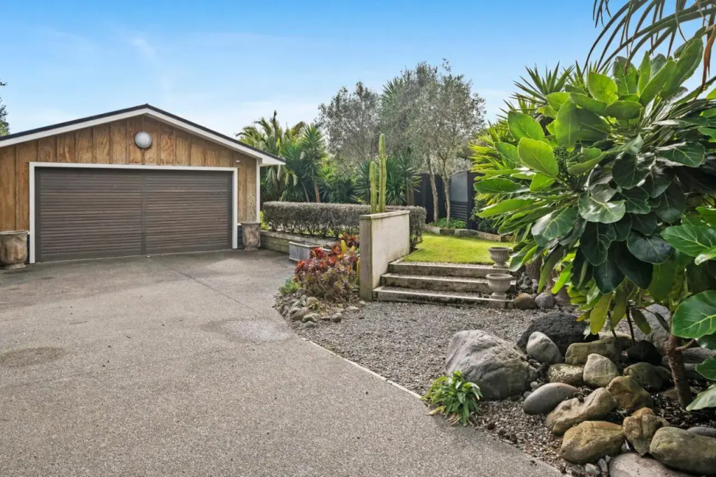The Long House - Waikanae Holiday Home