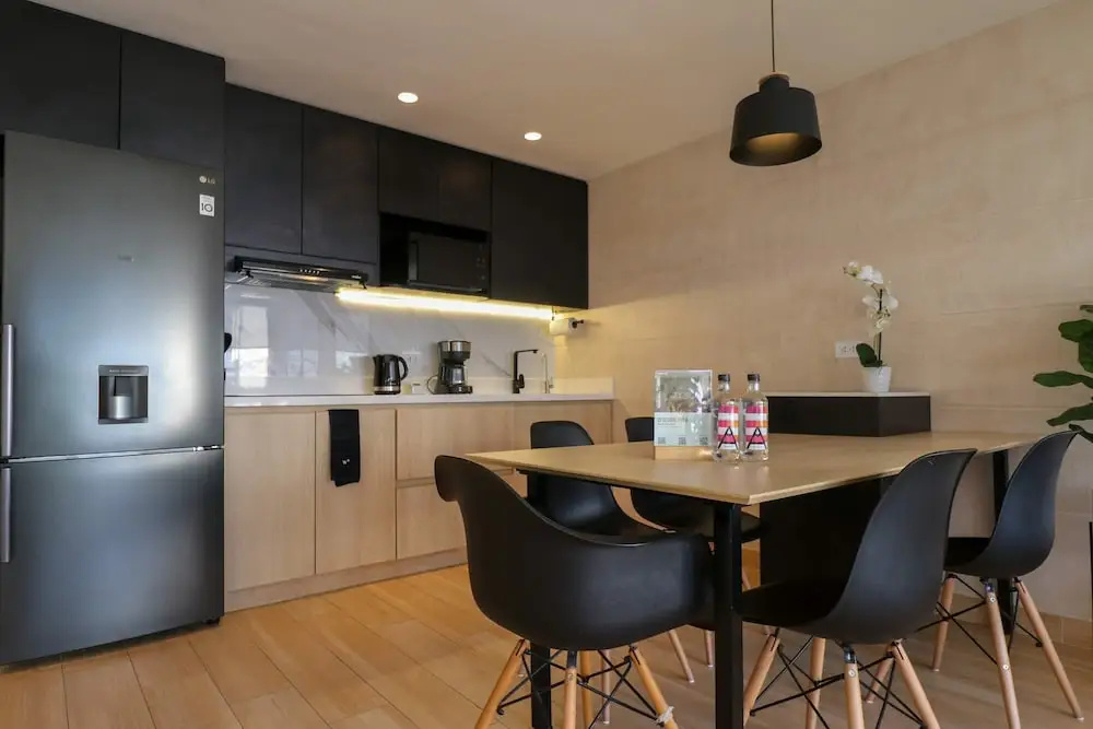 w Deluxe 1BR w AC in the Heart of Miraflores