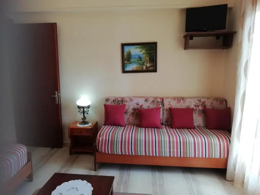 Marilena Studios And Apartments