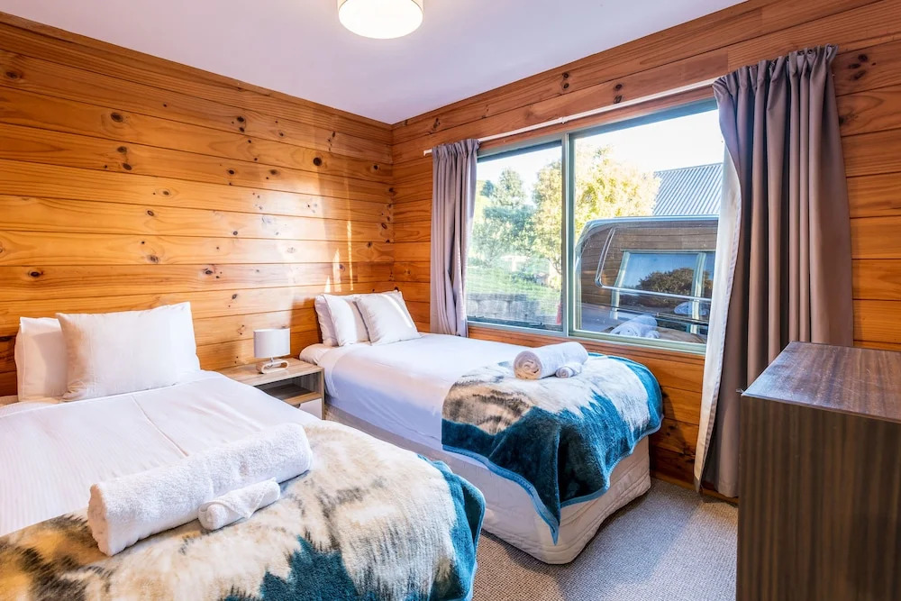 Moa Cottage - Central Oneroa Village