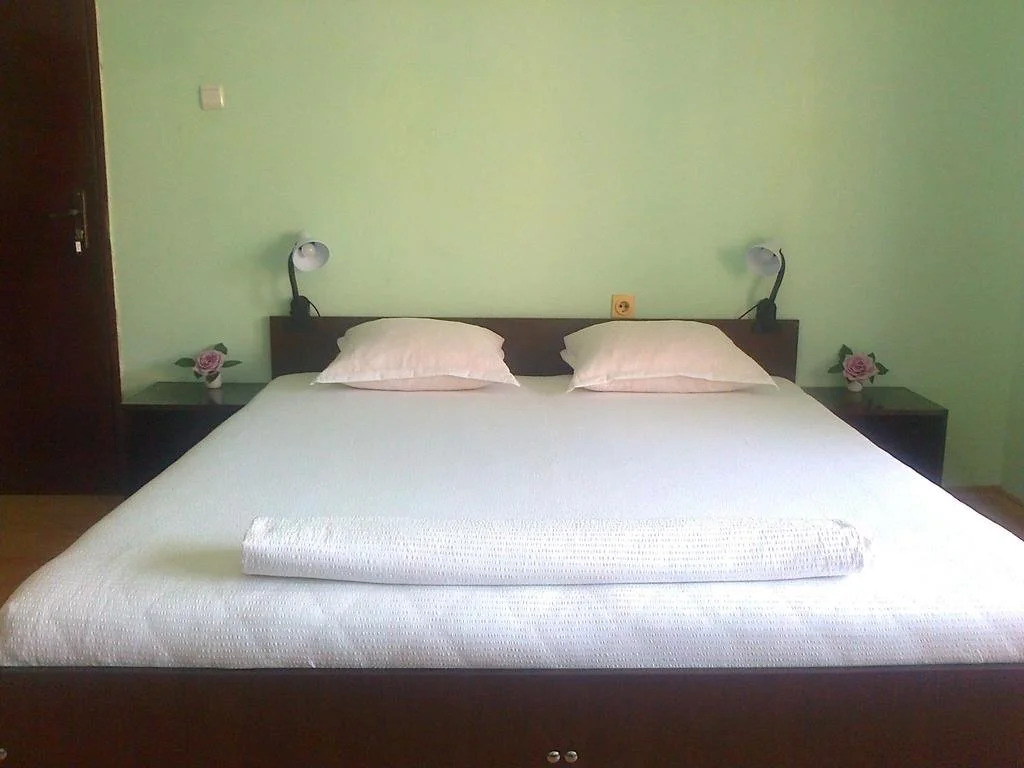 Къща за гости Стоянови - Guest House Stoyanovi