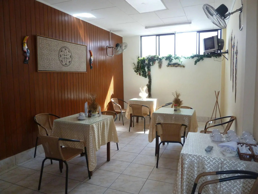 Hostal Huayruro