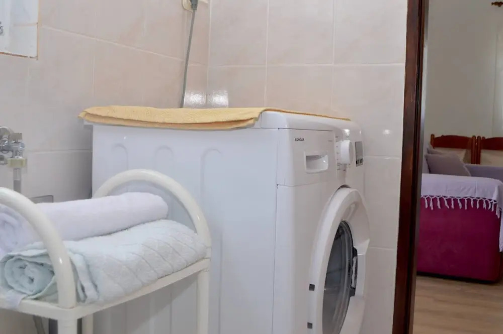 Room in Apartment - Charming Apartment Venilia Blue, Sleeps 4