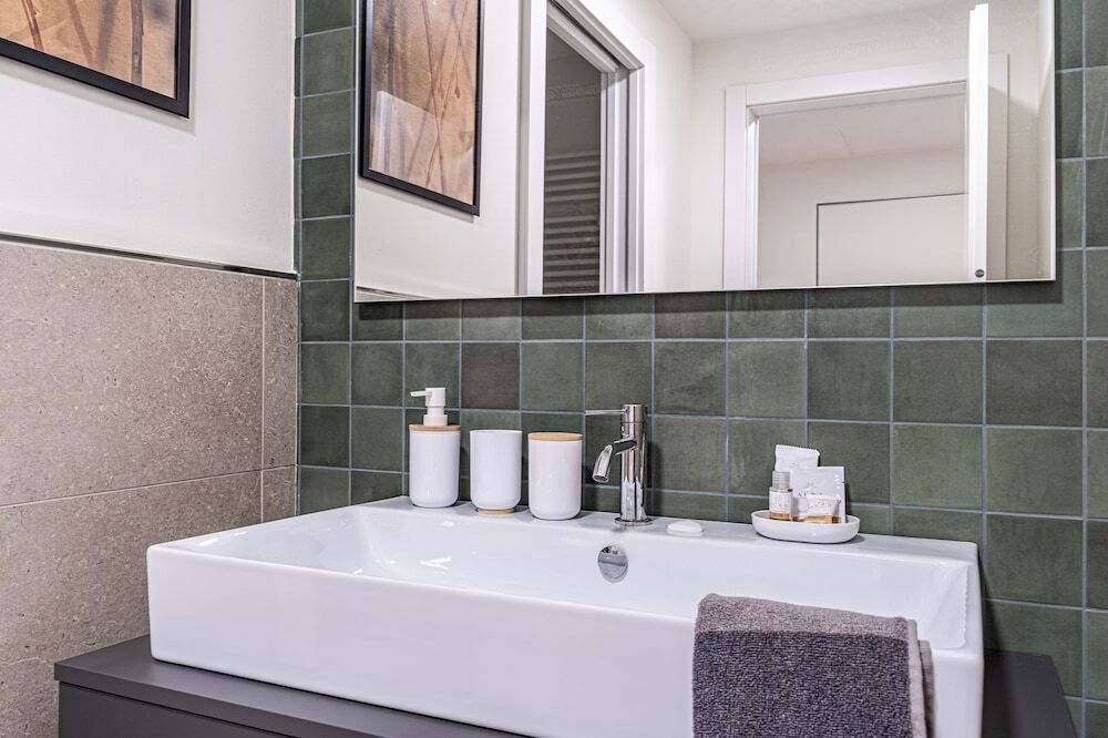 Luxury Waterfront Studio Balcony&Parking