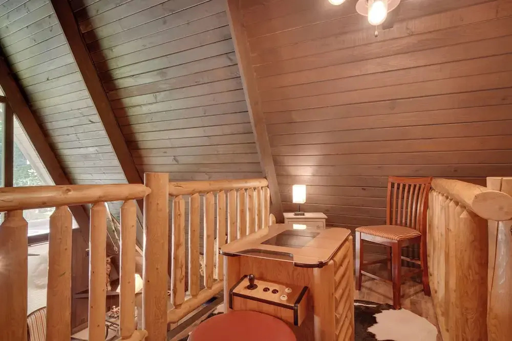 Snuggle Inn in the Heart of Chalet Village