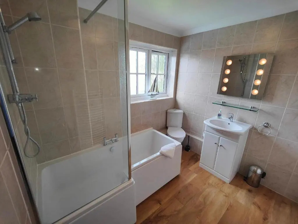 Birdsong Rural Winchester Twyford - 2BR, 5BR, 7BR - sleeps upto 14