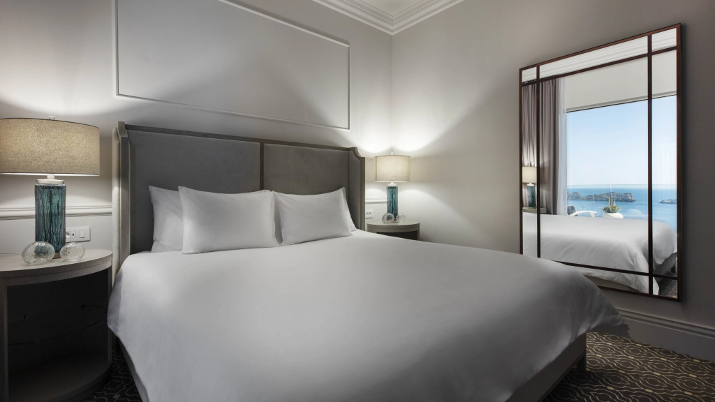 Royal Ariston Hotel