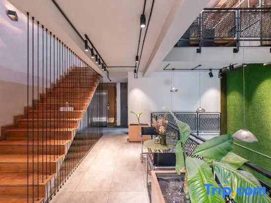 Interior Villa 7BR with GYM by Raymond
