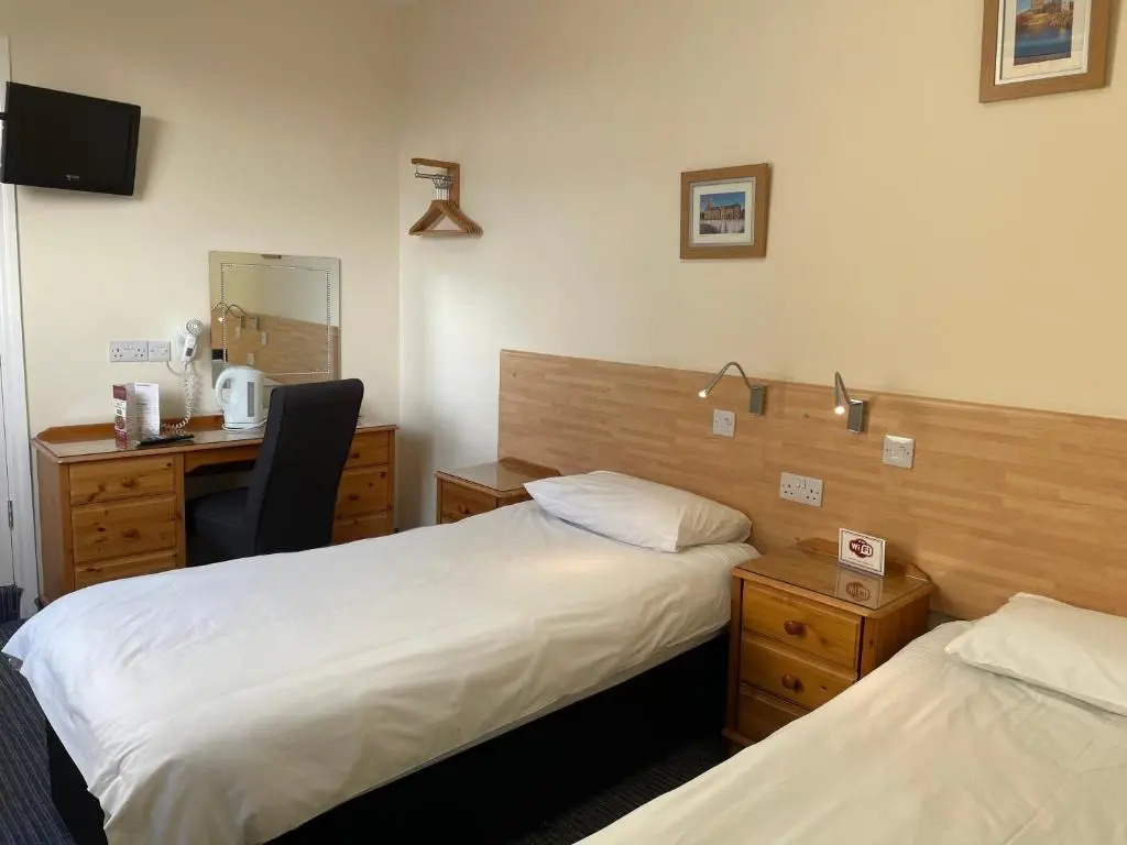 Claxton Hotel