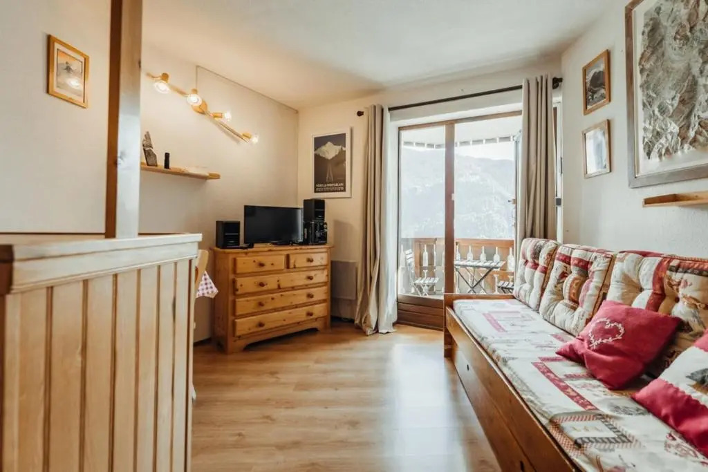 Furnished studio at the foot of the slopes with a balcony & mountains view