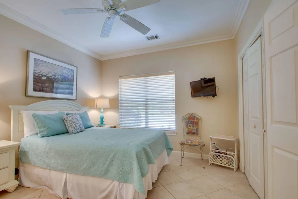 Hidden Dunes Beach Villa 10 by Destin Getaways