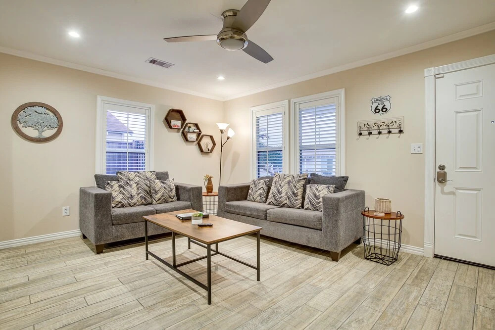 Pet-friendly Galveston Cottage < 1 Mi to Beach!