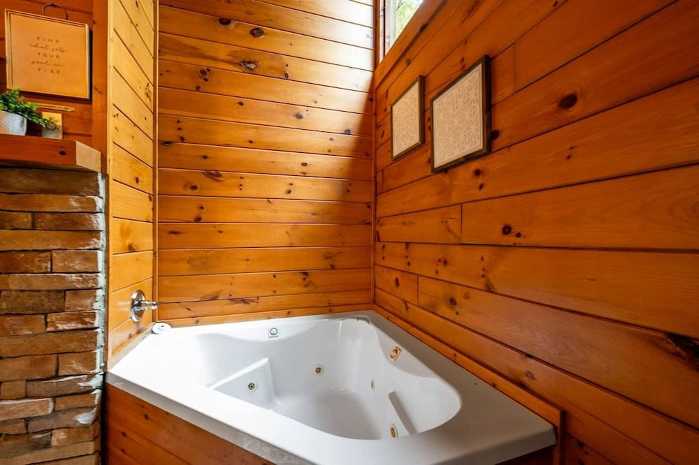 View-location-hot Tub-pool Table-3 Fireplaces