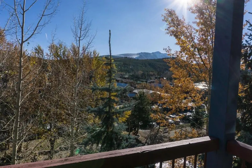 Inviting Winter Hideaway - Walk To Apres-ski Fun Sleeps 4 1 Bedroom Condo by RedAwning