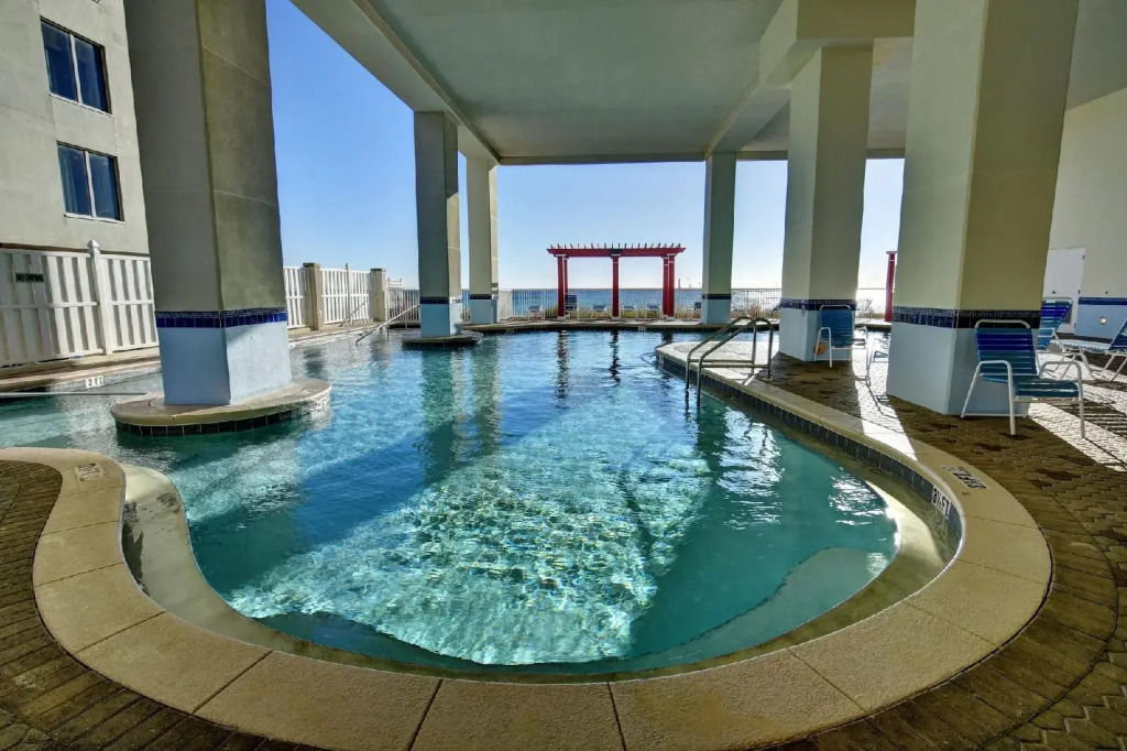 Majestic Beach Resort 1-1002 - Serenity By The Sea