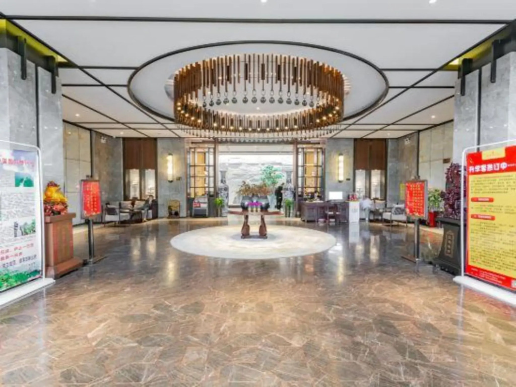 Tianxiachan Binjiang Hotel