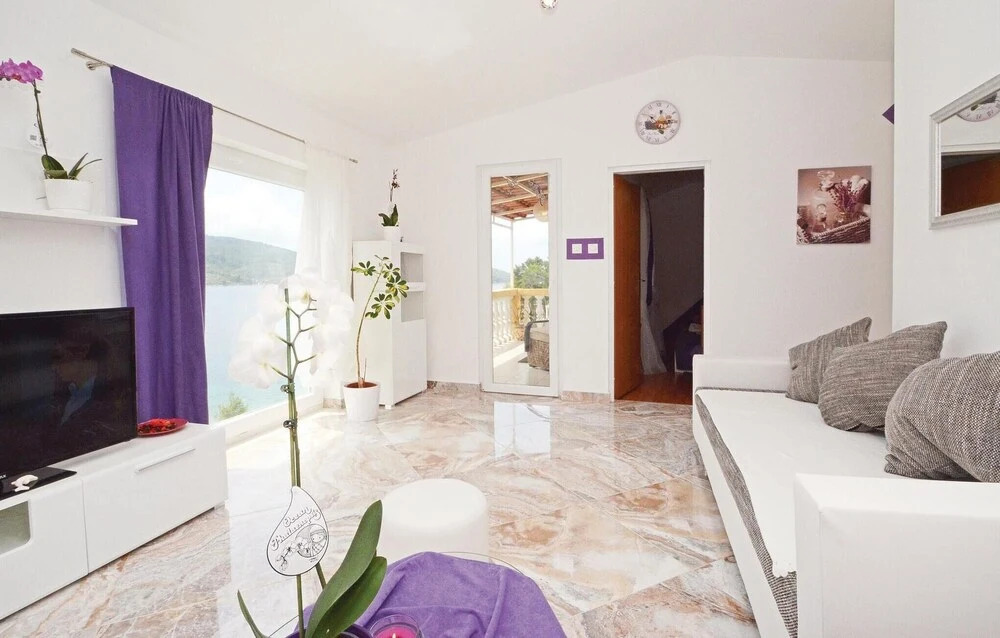 Amazing Home in Vela Luka With Wifi and 5 Bedrooms