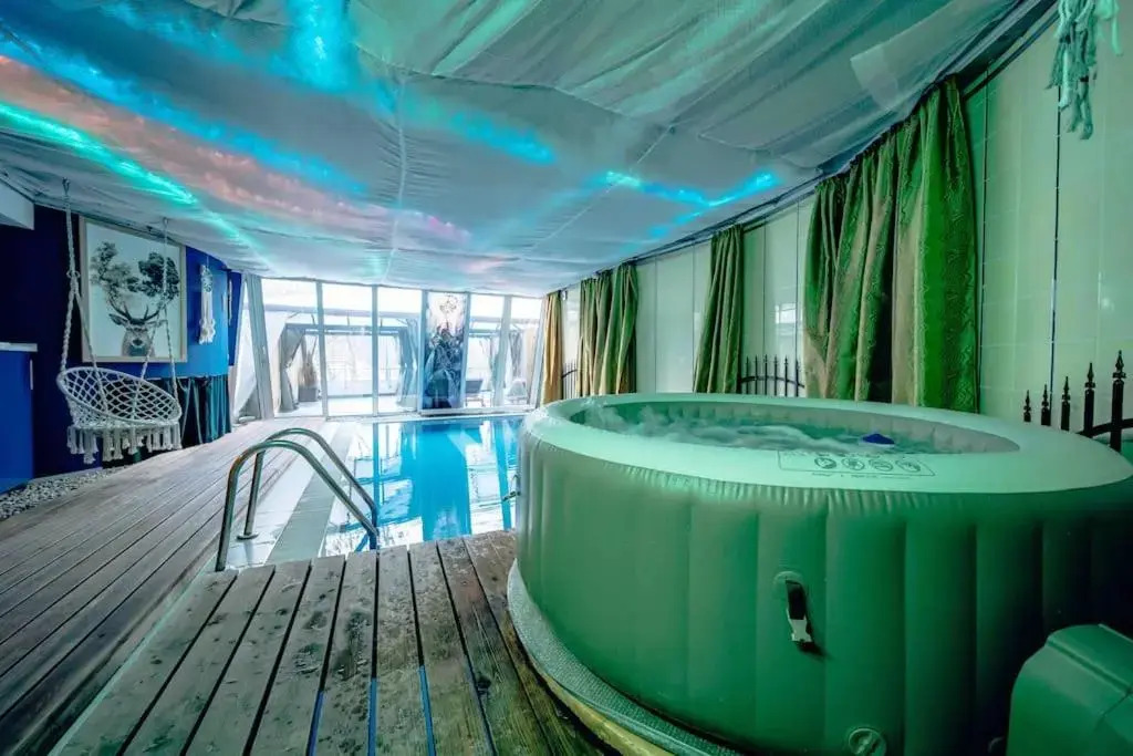 Wagner Stays - Bonni - Unique apartment with private pool, cinema, SPA