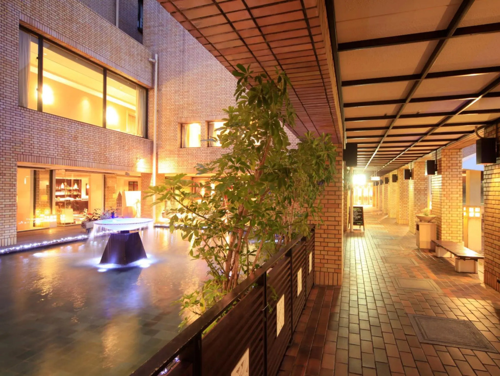 Sunplaza Seasons