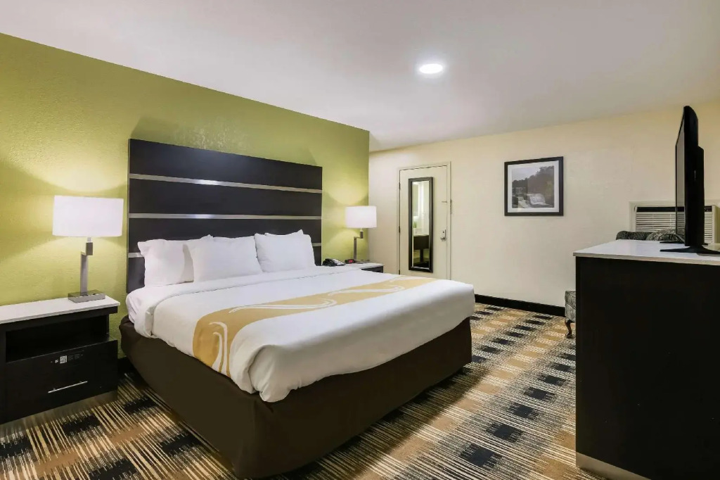 Quality Inn & Suites Mt Chalet