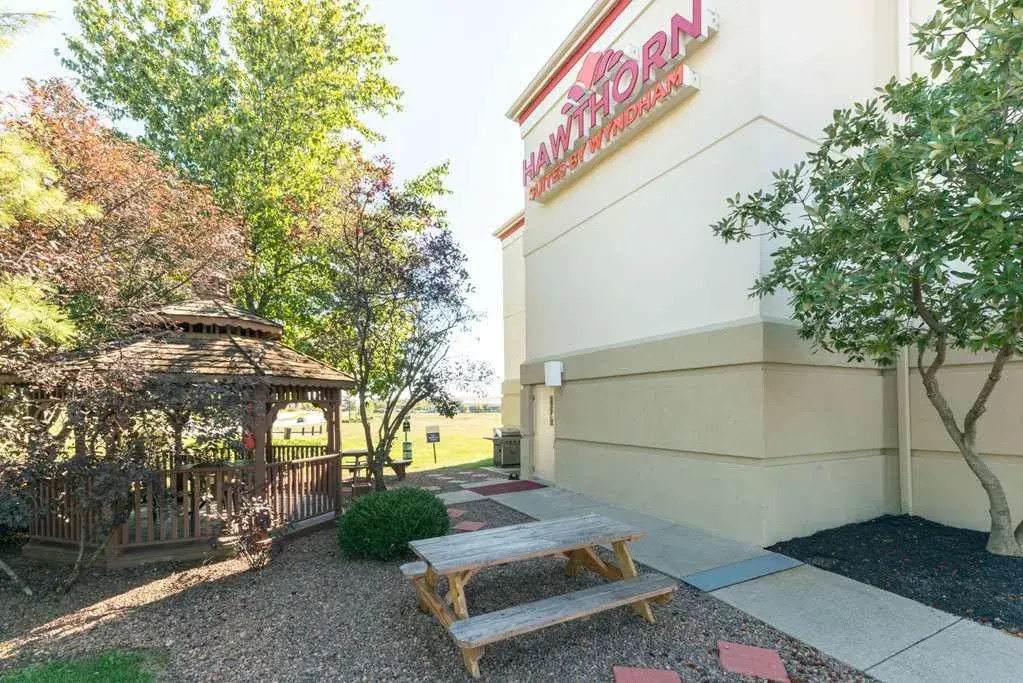 Hawthorn Suites By Wyndham Louisville/jeffersontown