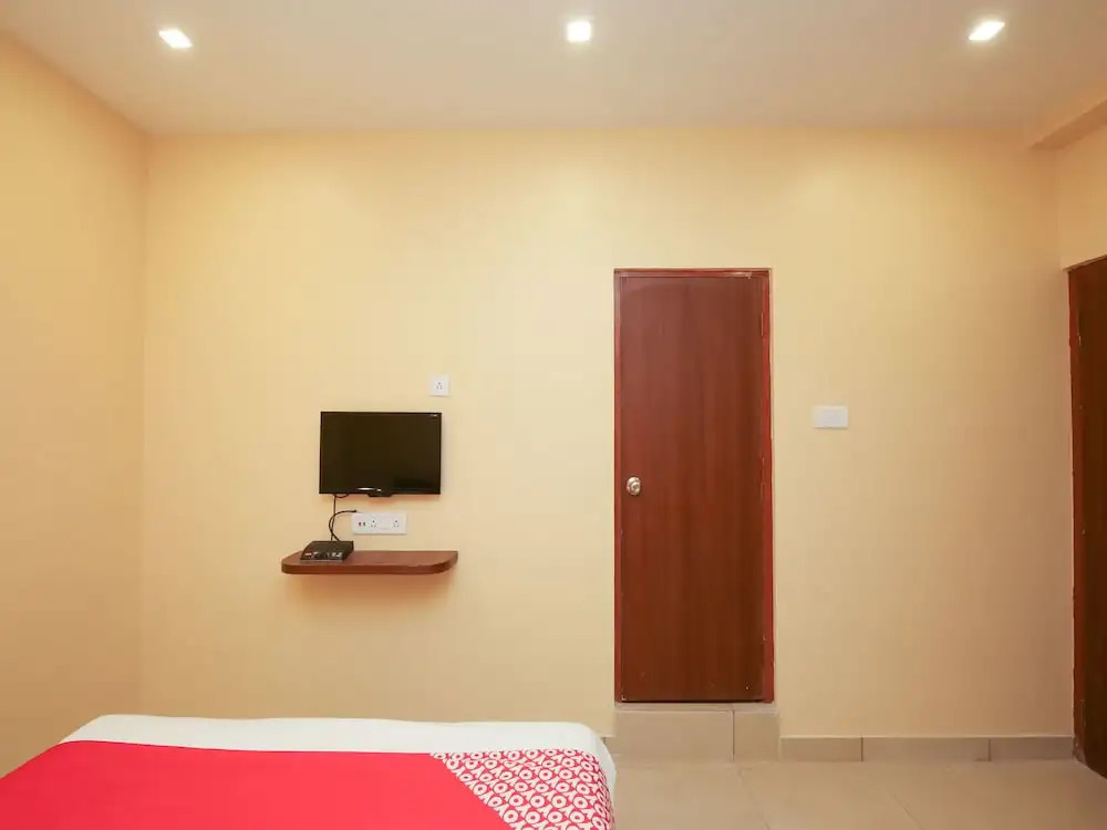 FabHotel Gokul Residency