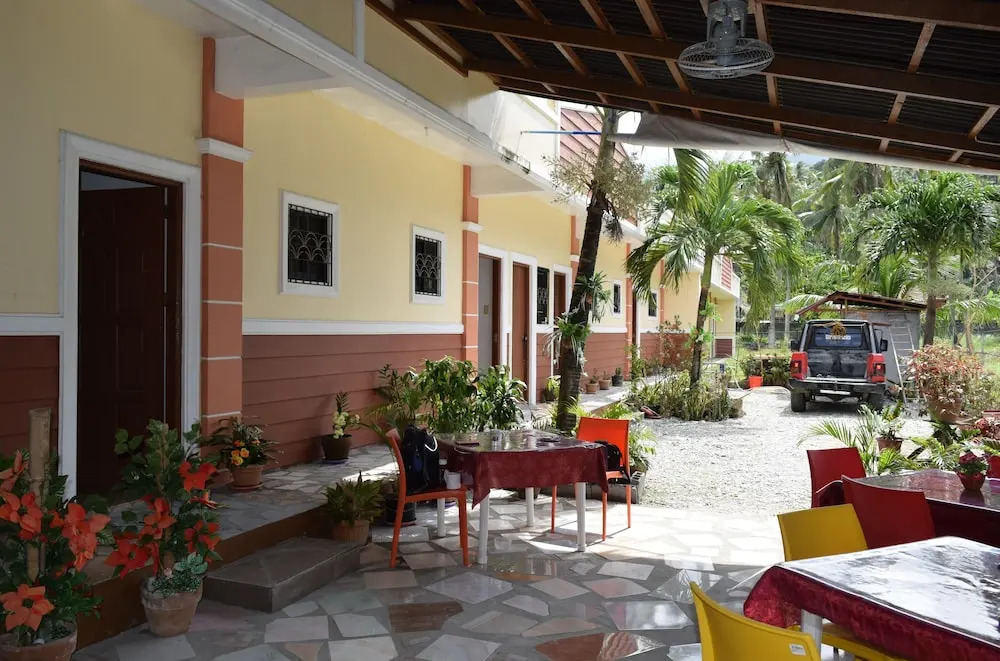 Budget Rooms White Beach