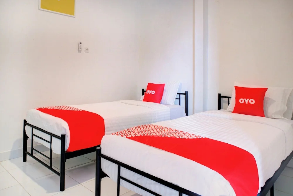 Wisma Yani Syariah by OYO Rooms