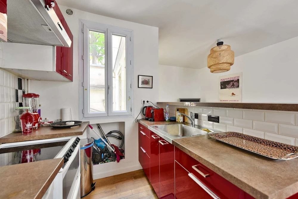 Superb Apartment at the Foot of the Sacré-coeur