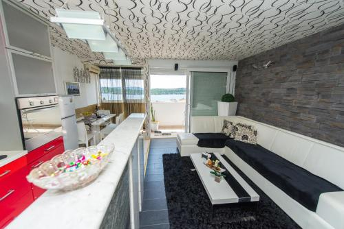 Apartment Adi