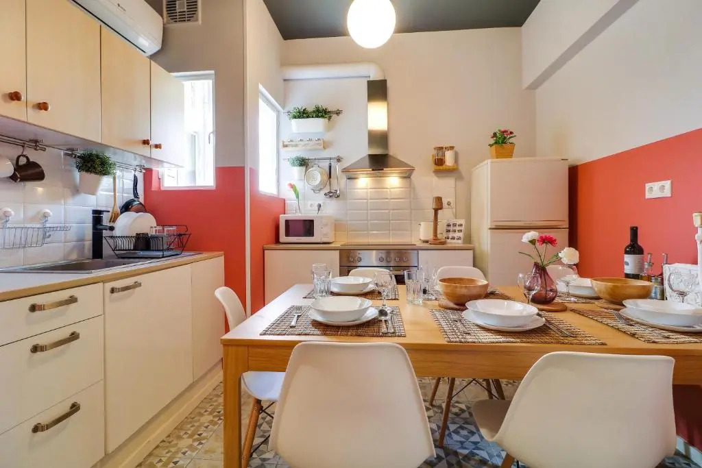 Spacious Central Flat☆3min to Metro☆AC|Netflix|PC