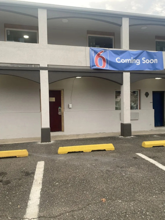 Motel 6 Williamstown