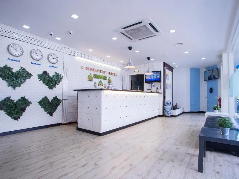OYO 43963 T Signature Hotel
