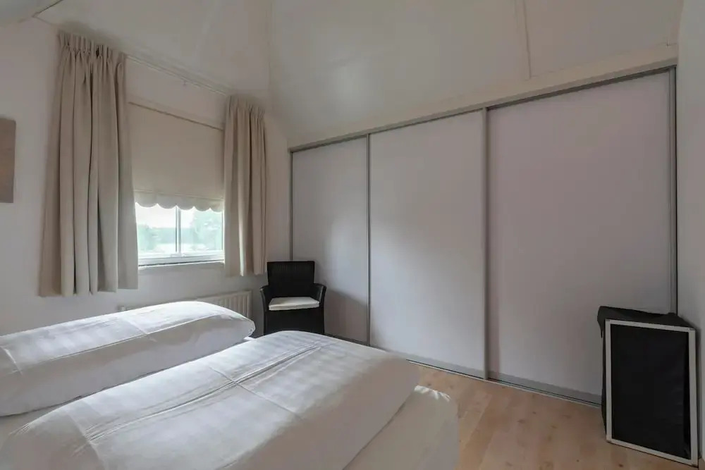 De Buitenplaats 97 villa for 5-people near beach