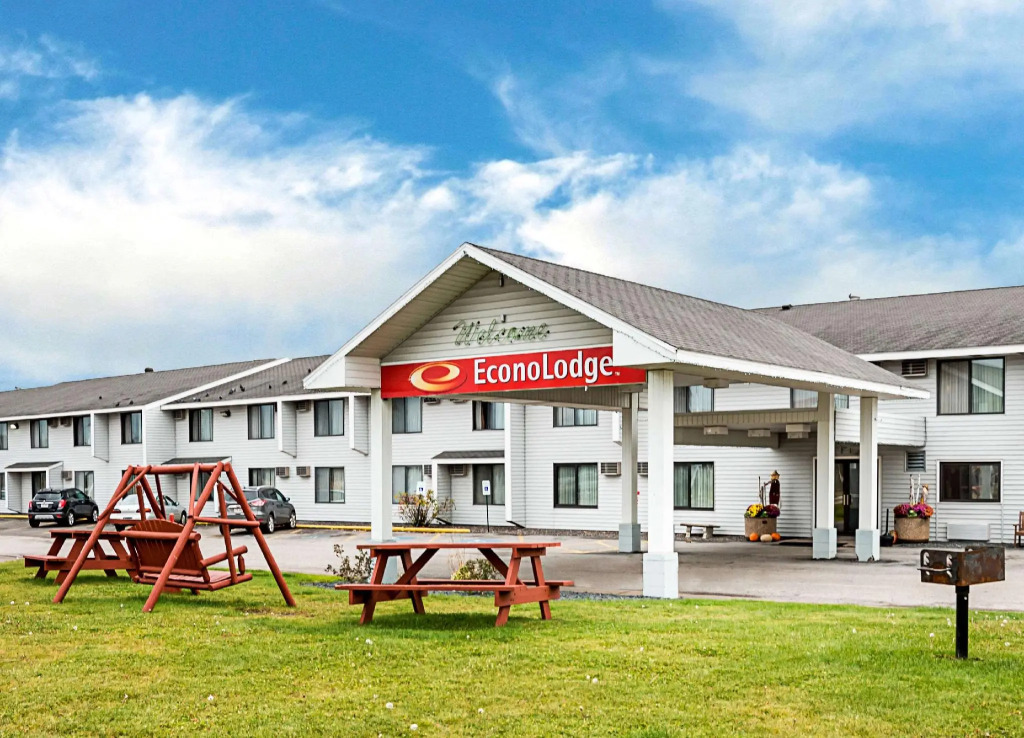 Econo Lodge Duluth near Miller Hill Mall