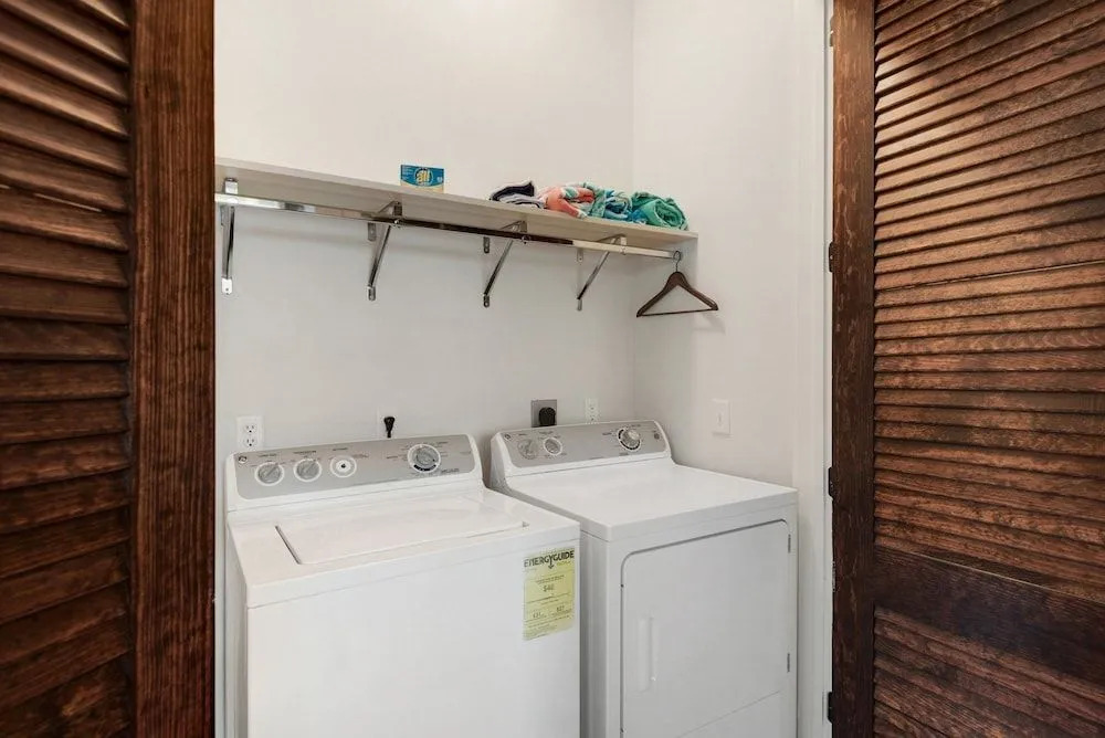 32 E Park Place Duplex #802