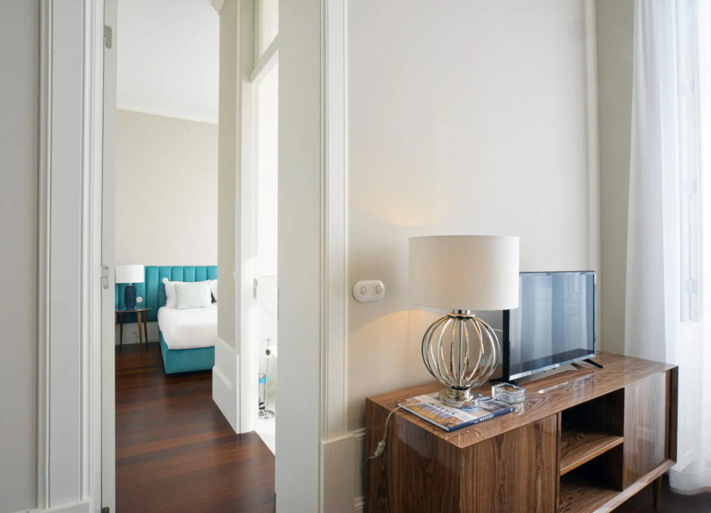 Market 2A in Oporto With 2 Bedrooms and 2 Bathrooms