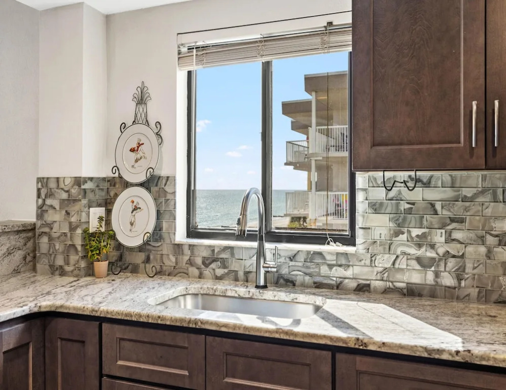Arie Dam 404 by Ryson Vacation Rentals