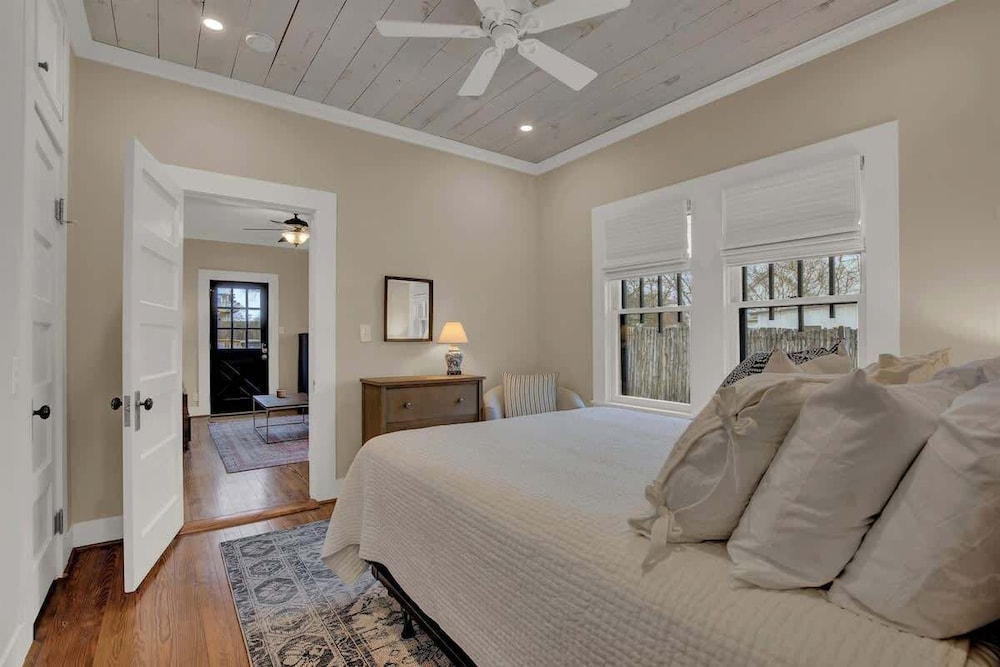 Charming Craftsman Home!-2 Blks From Main St!