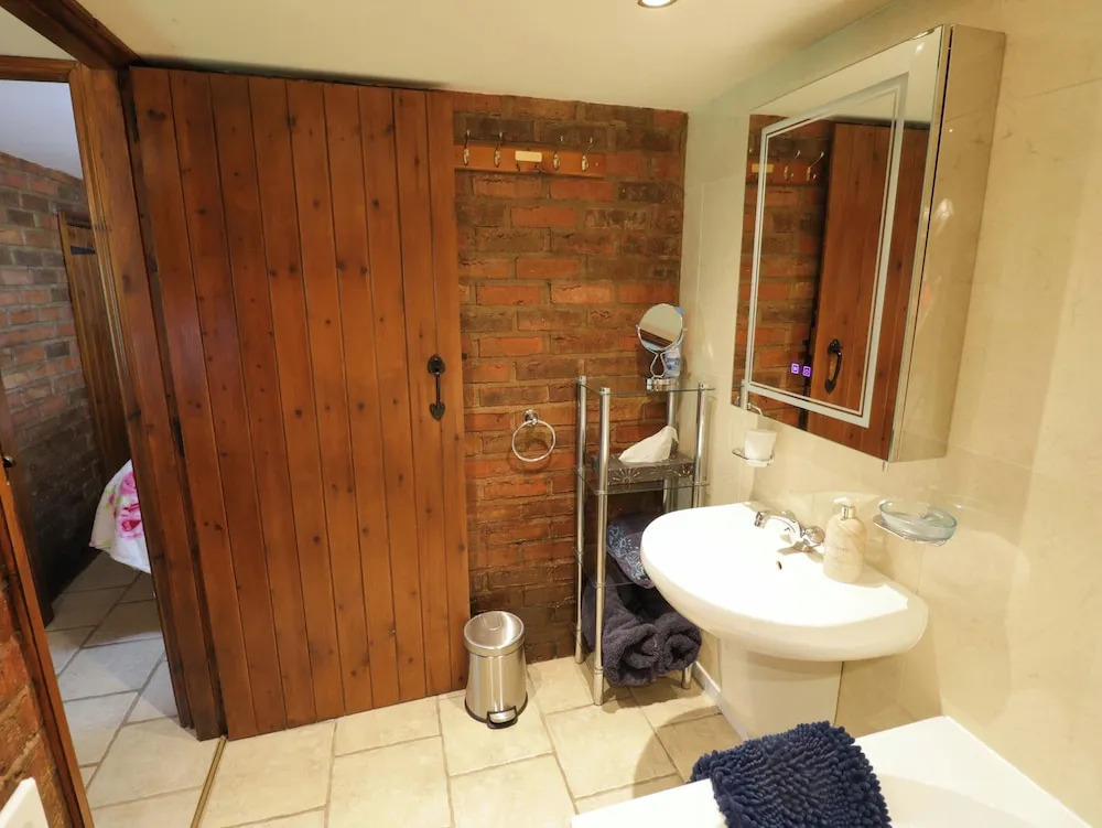 Severn Bank Lodge